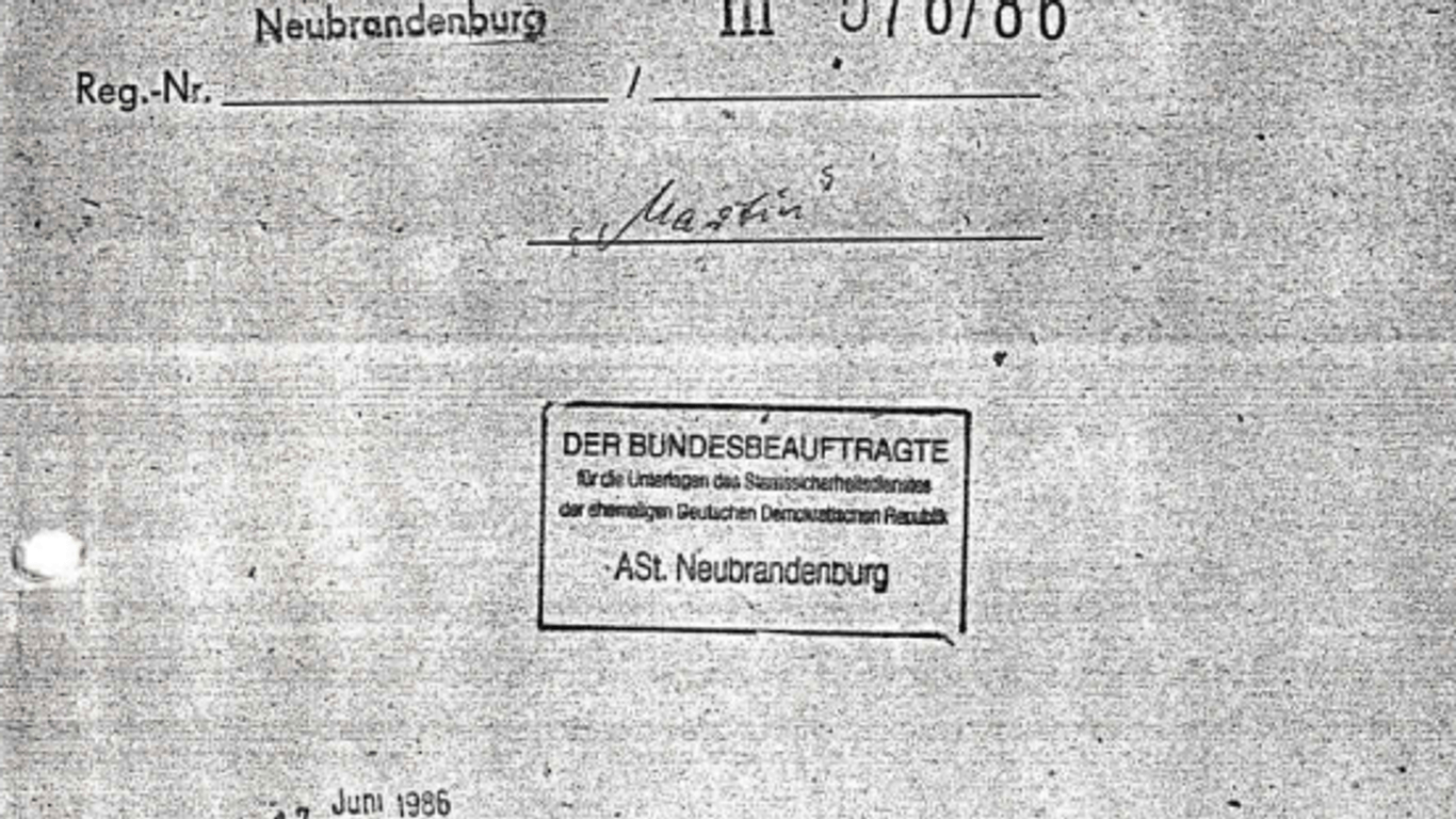 Stasi-Akte von "IM Martin": Torsten Koplin verpflichtete sich unter diesem Decknamen, für das Ministerium für Staatssicherheit zu arbeiten.