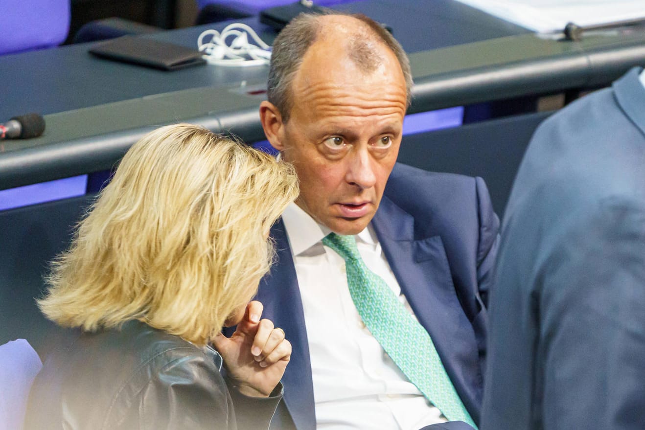 Friedrich Merz im Deutschen Bundestag: Traut er sich aus der Deckung?