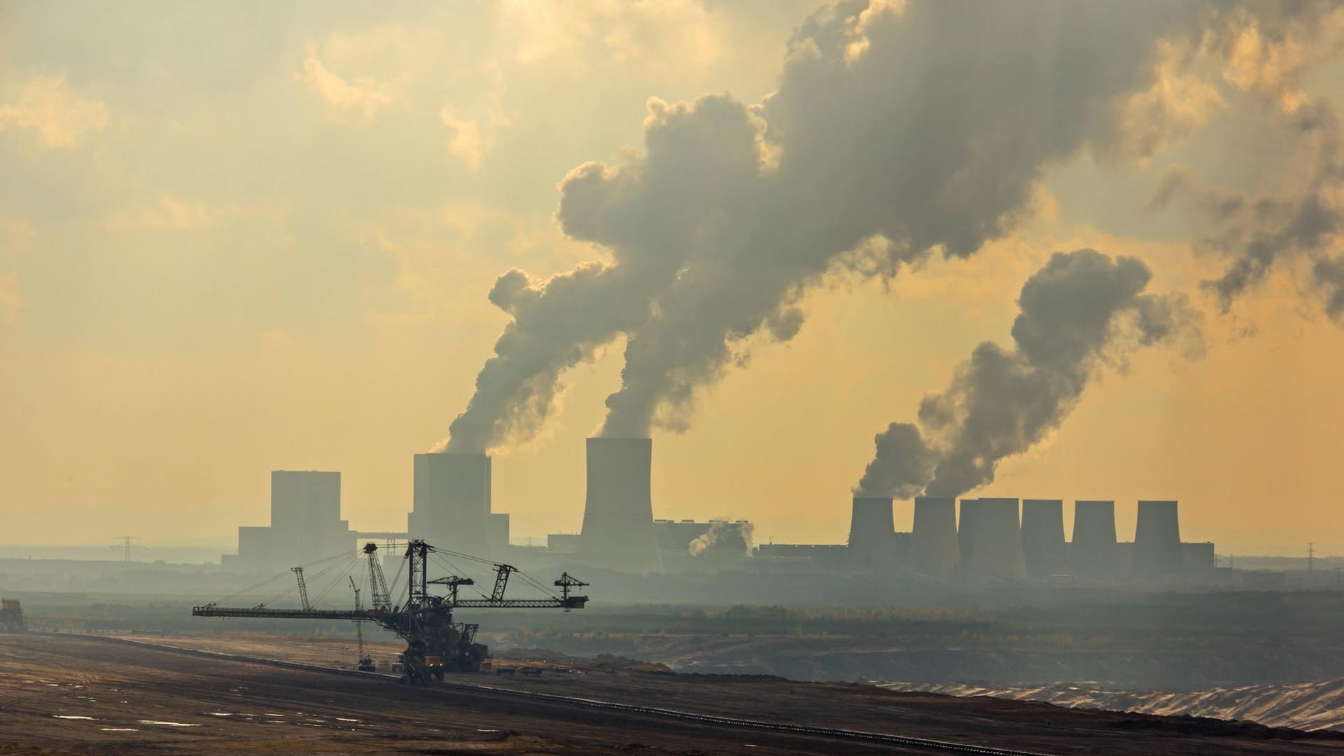 Braunkohlekraftwerk in Niedersachsen: Das fossile Zeitalter steckt in den letzten Zügen.