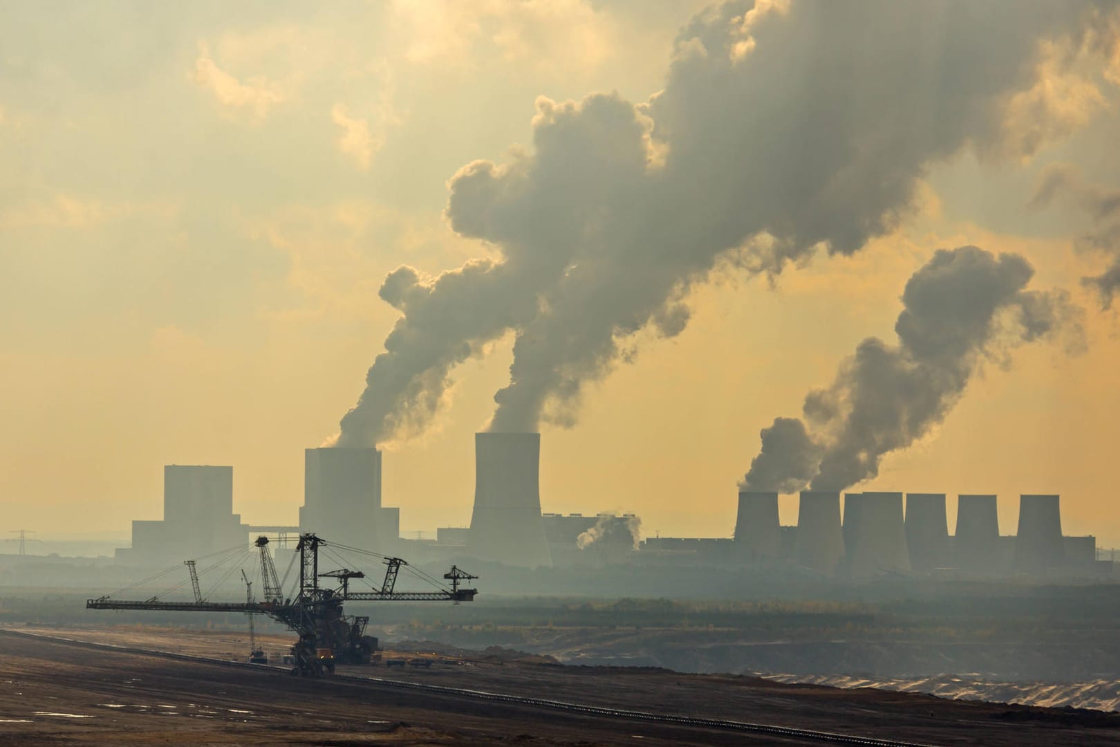 Braunkohlekraftwerk in Niedersachsen: Das fossile Zeitalter steckt in den letzten Zügen.