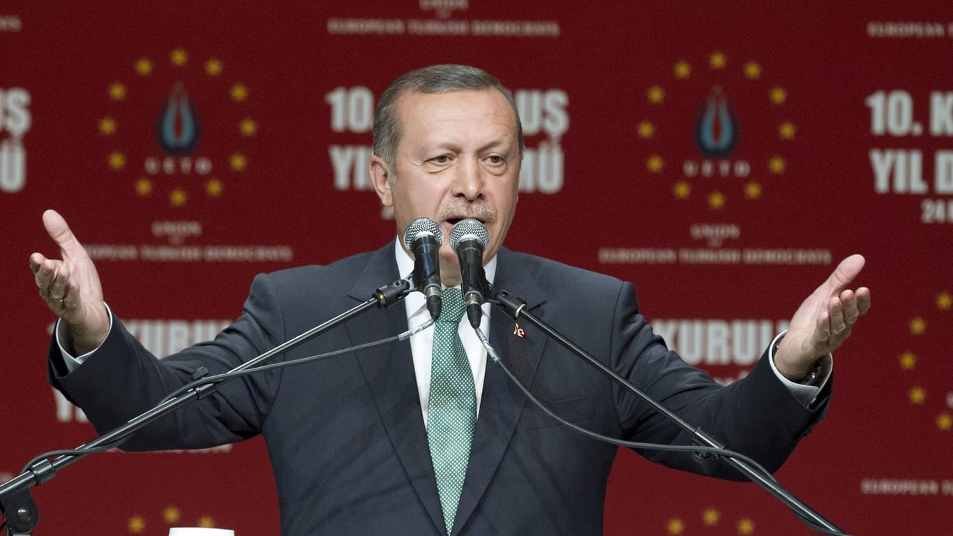 Präsident Recep Tayyip Erdogan bei einer Rede: "Wenn wir die Tore öffnen würden.."