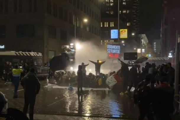 Ausschreitungen in Den Haag: Die niederländische Regierung hatte zuvor erneut einen Teil-Lockdown verkündet.