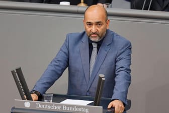 Omid Nouripour in einer Sitzung des Deutschen Bundestages (Archivbild): Der Grünen-Politiker kritisierte die Veröffentlichung vertraulicher Inhalte aus den Koalitionsverhandlungen.