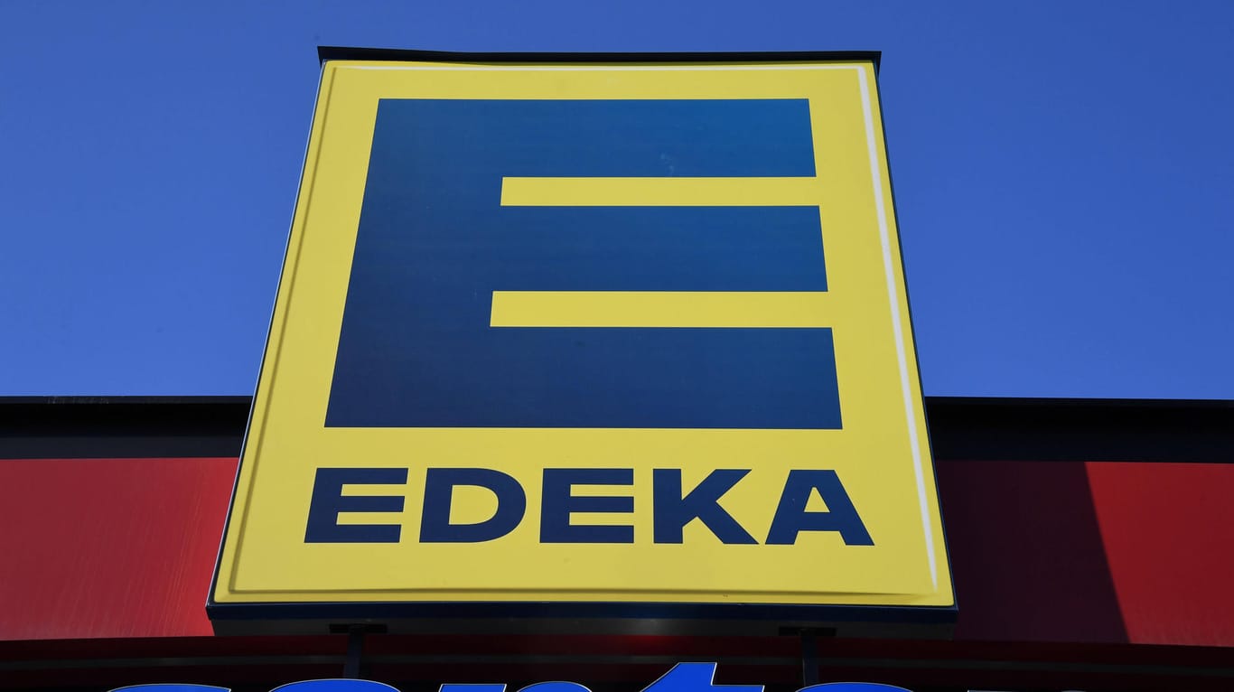 Edeka-Supermarkt: Der Händlerverbund will höhere Herstellerpreise nicht akzeptieren.