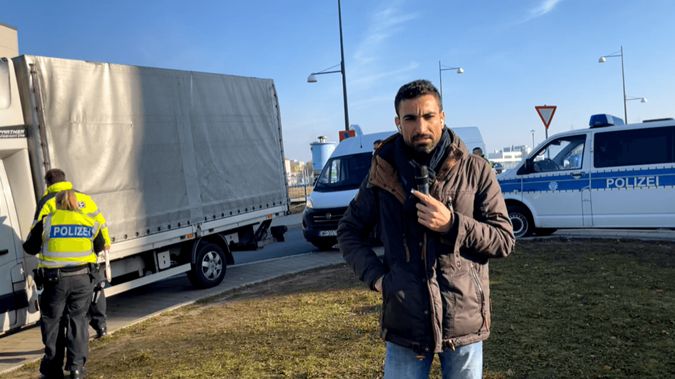Reporter: Halgord Omar berichtet auf seiner Seite von genauen Kontrollen an der deutsch-polnischen Grenze.