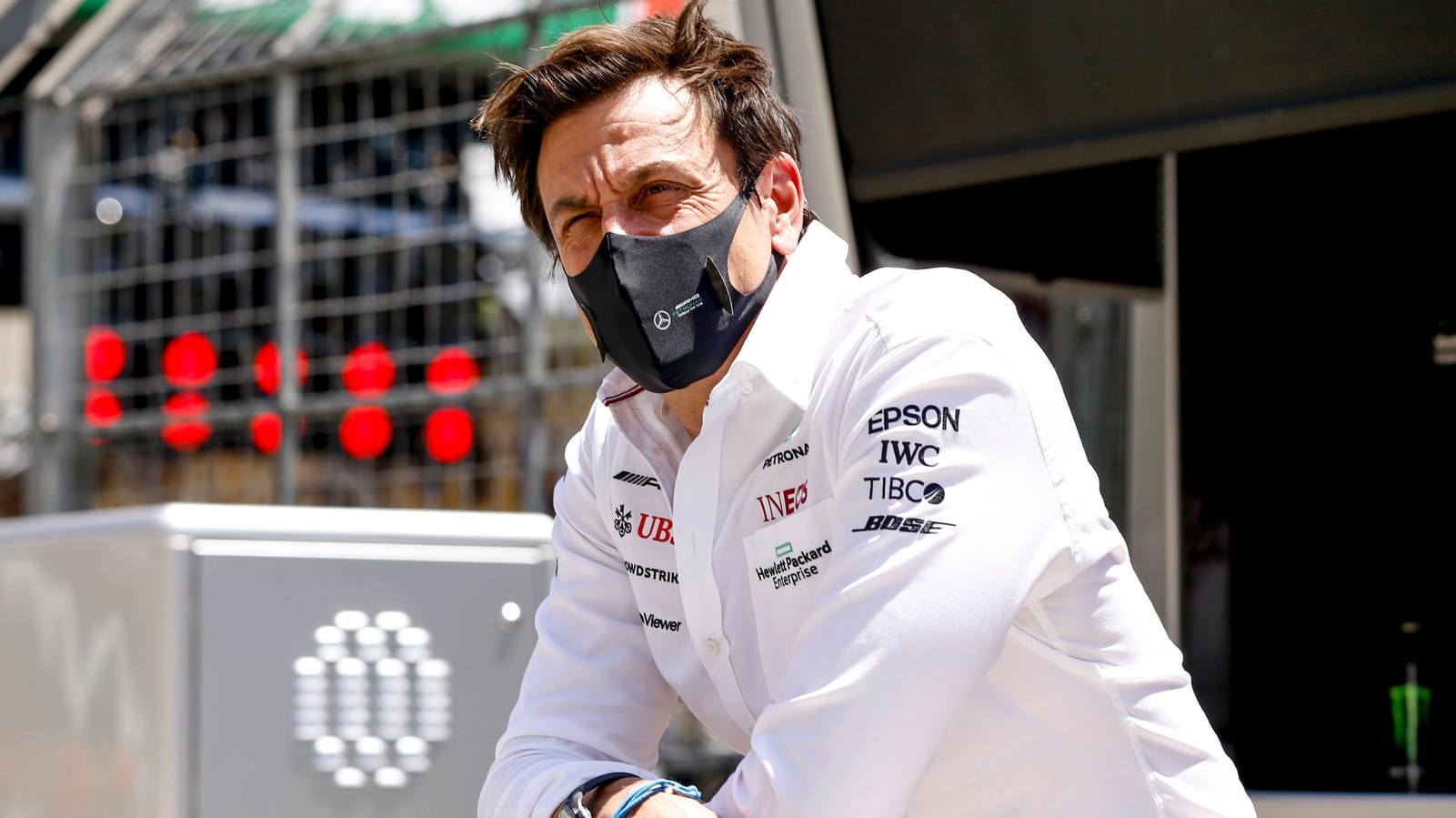 Toto Wolff: Der Mercedes-Teamchef ist verärgert über die Konkurrenz und deren Entscheidungen in der Formel 1.