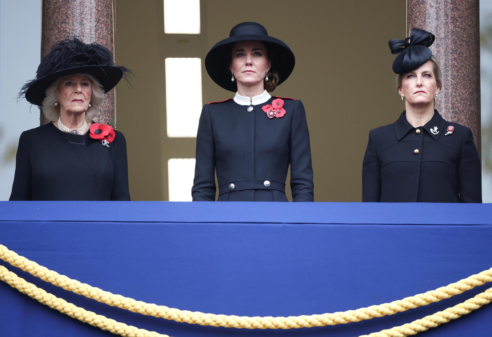 Herzogin Camilla, Herzogin Kate und Sophie von Wessex verfolgten das Geschehen vom Balkon aus.