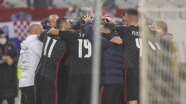 Die kroatische Nationalmannschaft bejubelt die erfolgreiche WM-Qualifikation. Die kroatische Nationalmannschaft bejubelt die erfolgreiche WM-Qualifikation.