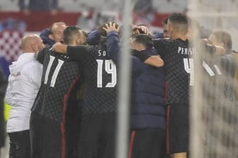 Die kroatische Nationalmannschaft bejubelt die erfolgreiche WM-Qualifikation.