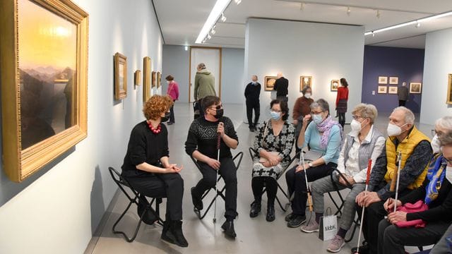 Kunstgespräche für Blinde im Museum der Bildenden Künste Kunstgespräche für Blinde im Museum der Bildenden Künste