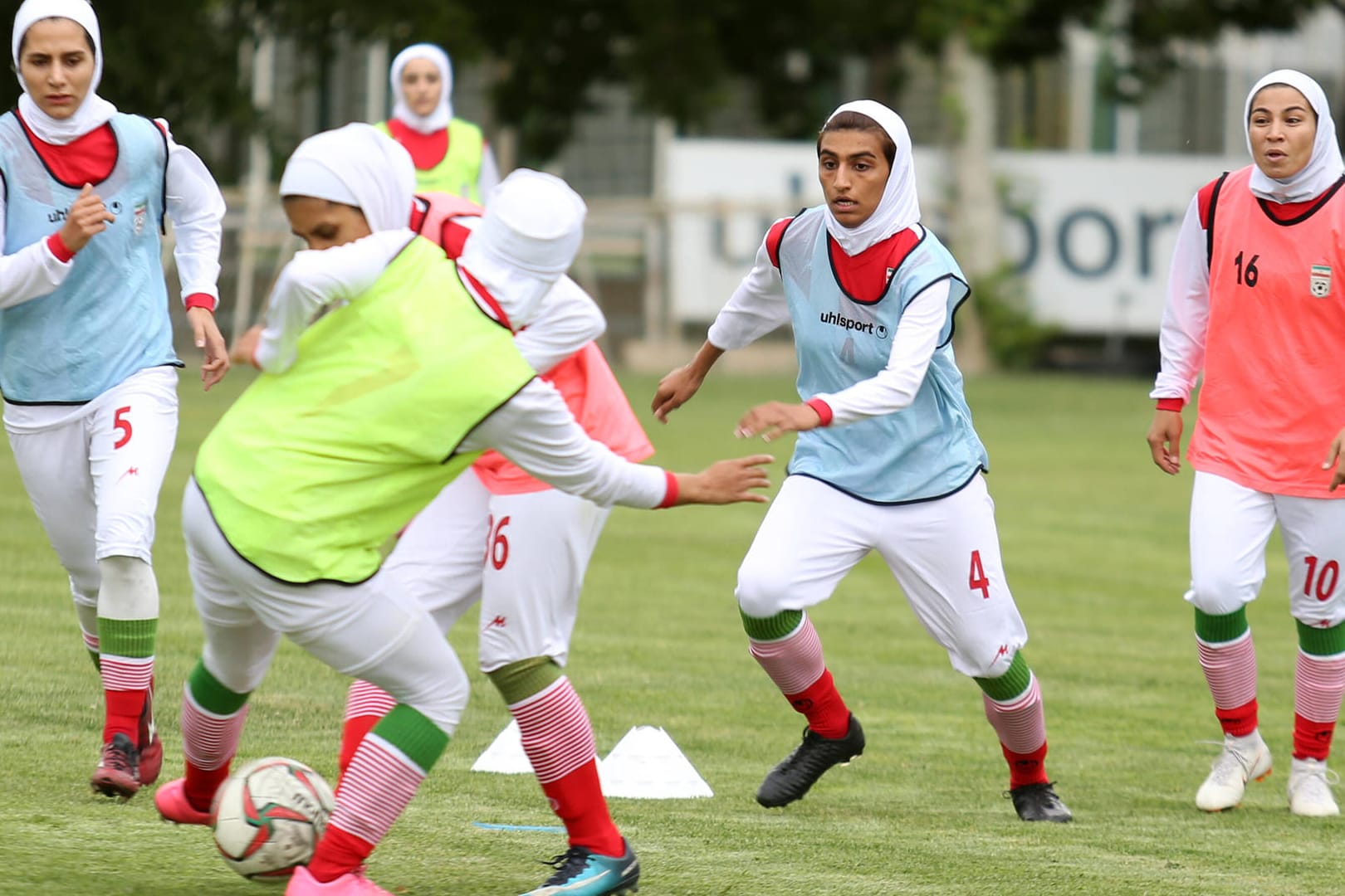 Iranische Nationalspielerinnen beim Training: Gegen das Team gibt es schwerwiegende Vorwürfe.