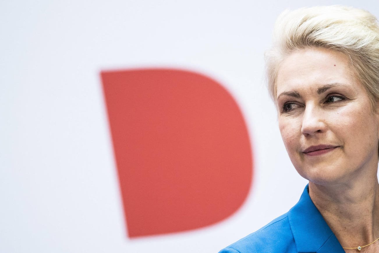 Mecklenburg-Vorpommerns Ministerpräsidentin Manuela Schwesig (SPD): Sie regiert ab heute mit der Linken. Ihr neuer Koalitionspartner pflegt Kontakte zu Stasi-Vereinen.