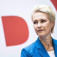 Mecklenburg-Vorpommerns Ministerpräsidentin Manuela Schwesig (SPD): Sie regiert ab heute mit der Linken. Ihr neuer Koalitionspartner pflegt Kontakte zu Stasi-Vereinen.