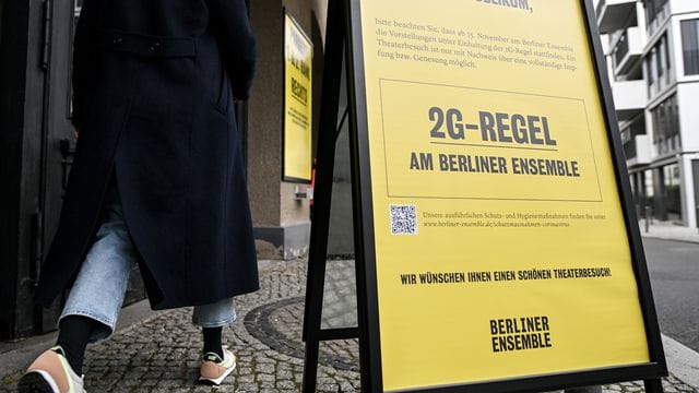 Zutritt nur für Geimpfte und Genesene: Ticketinhaber, die wegen der 2G-Regel ausgeschlossen werden, dürfen ihre Eintrittskarten nicht umtauschen.