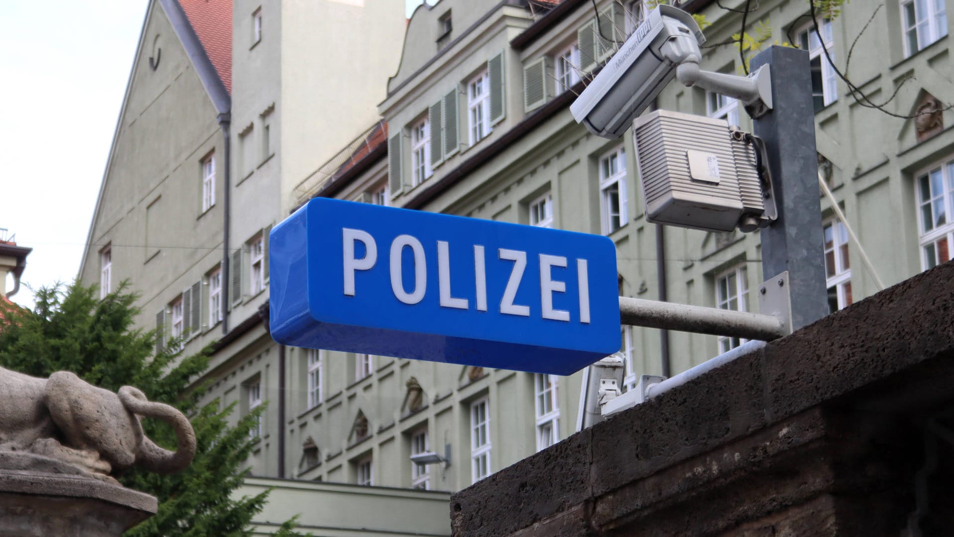 Polizeipräsidium München (Archivbild): Etwa 50 Anhänger des Mannes versammelten sich vor dem Präsidium. Polizeipräsidium München (Archivbild): Etwa 50 Anhänger des Mannes versammelten sich vor dem Präsidium.