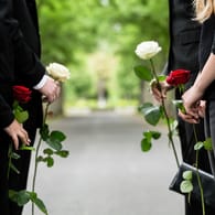 Todesfall in der Familie: Stirbt ein Mensch, müssen vor und nach der Beerdigung viele Formalitäten erledigt werden.
