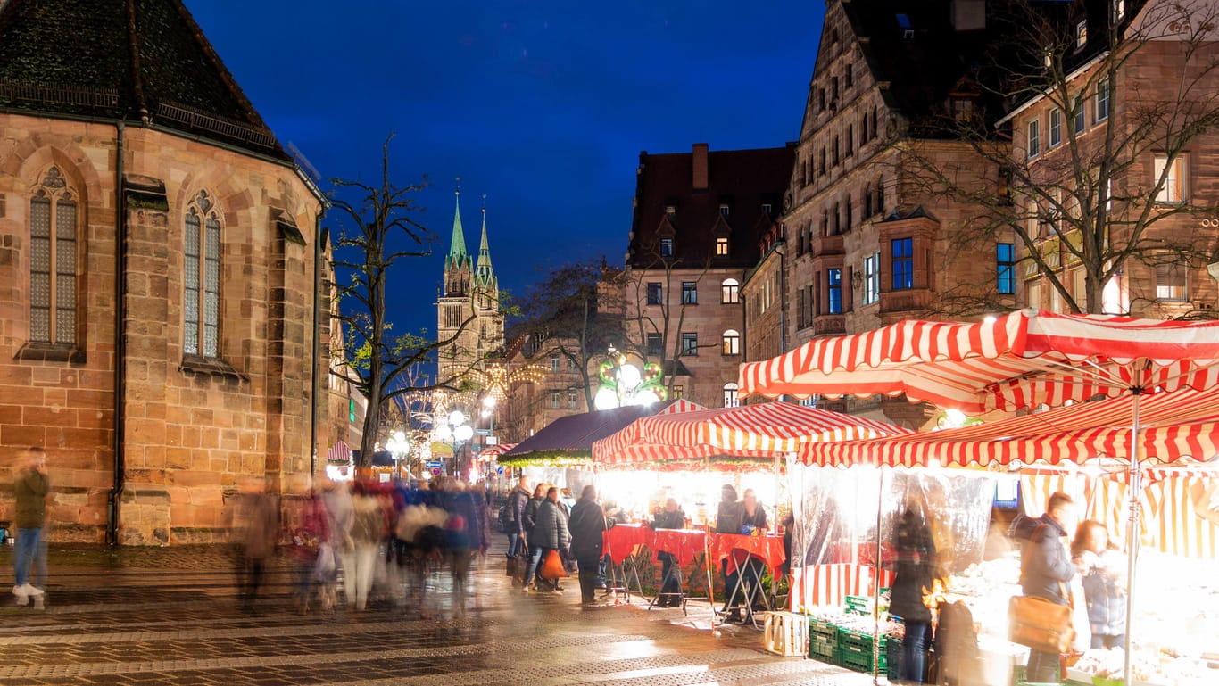 Nürnberger Christkindlesmarkt (Archivbild): Der Markt soll dieses Jahr dezentral stattfinden.