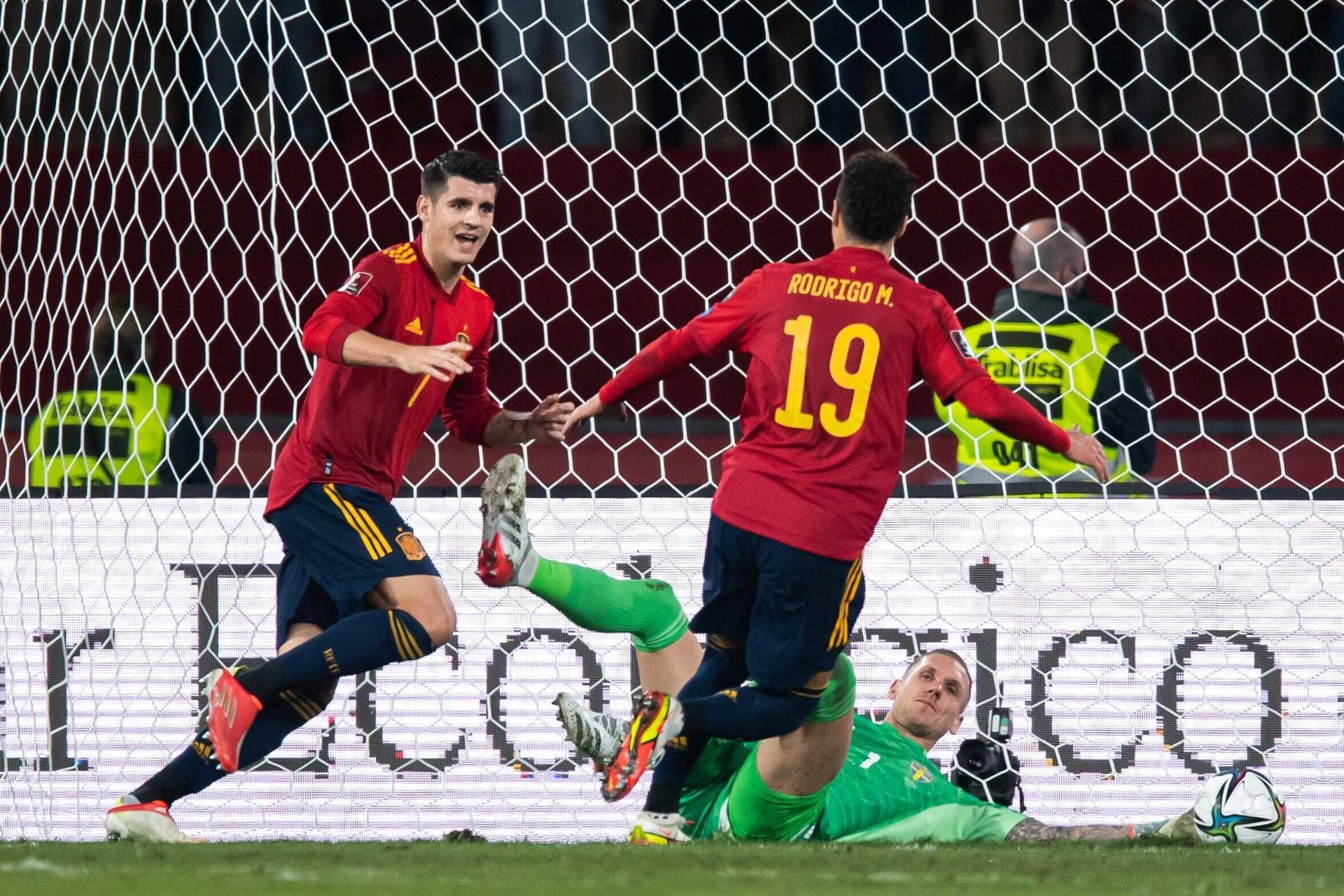 Spanien: Alvaro Morata sorgte für Erleichterung, als er im letzten Quali-Spiel gegen Schweden den 1:0-Siegtreffer erzielte. Durch diesen ist Spanien sicher in Katar dabei. Die "Furia Roja" begeistert durch ballsicheren Offensivfußball. In Katar einer der Top-Titelanwärter.