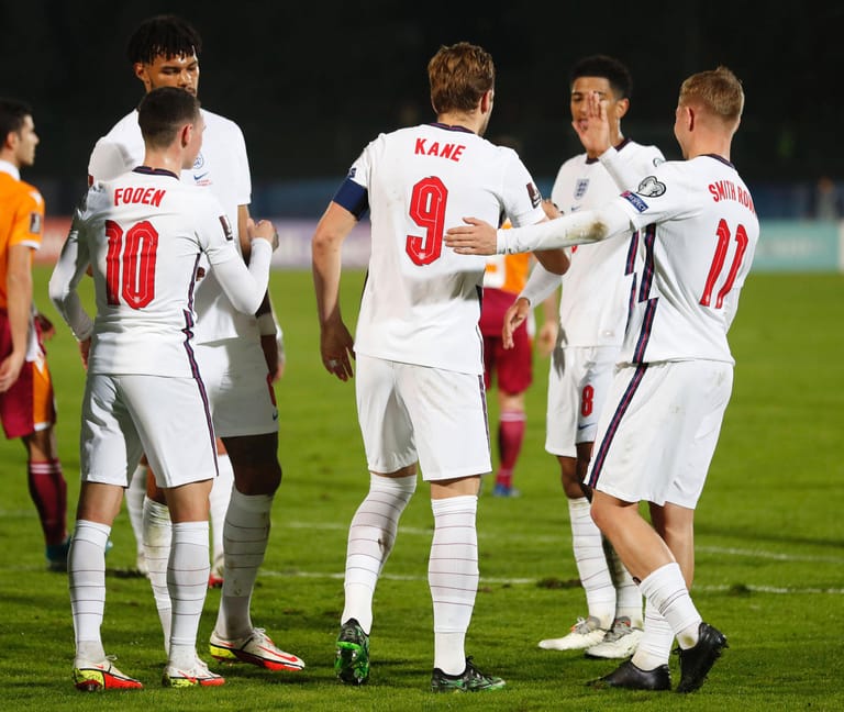 England: Mit Bravour qualifizierten sich die Briten für die Endrunde. Ungeschlagen fahren die "Three Lions" nach Katar. Am letzten Spieltag bezwang England den Fußballzwerg aus San Marino mit 10:0. Bei der WM ist England um BVB-Youngster Jude Bellingham und Torjäger Harry Kane ein heißer Titelanwärter.