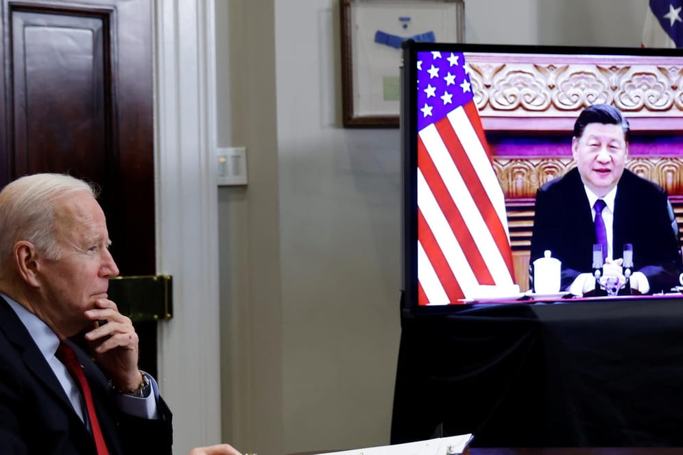US-Präsident Joe Biden spricht im Weißen Haus über Video mit dem chinesischen Präsidenten Xi Jinping.