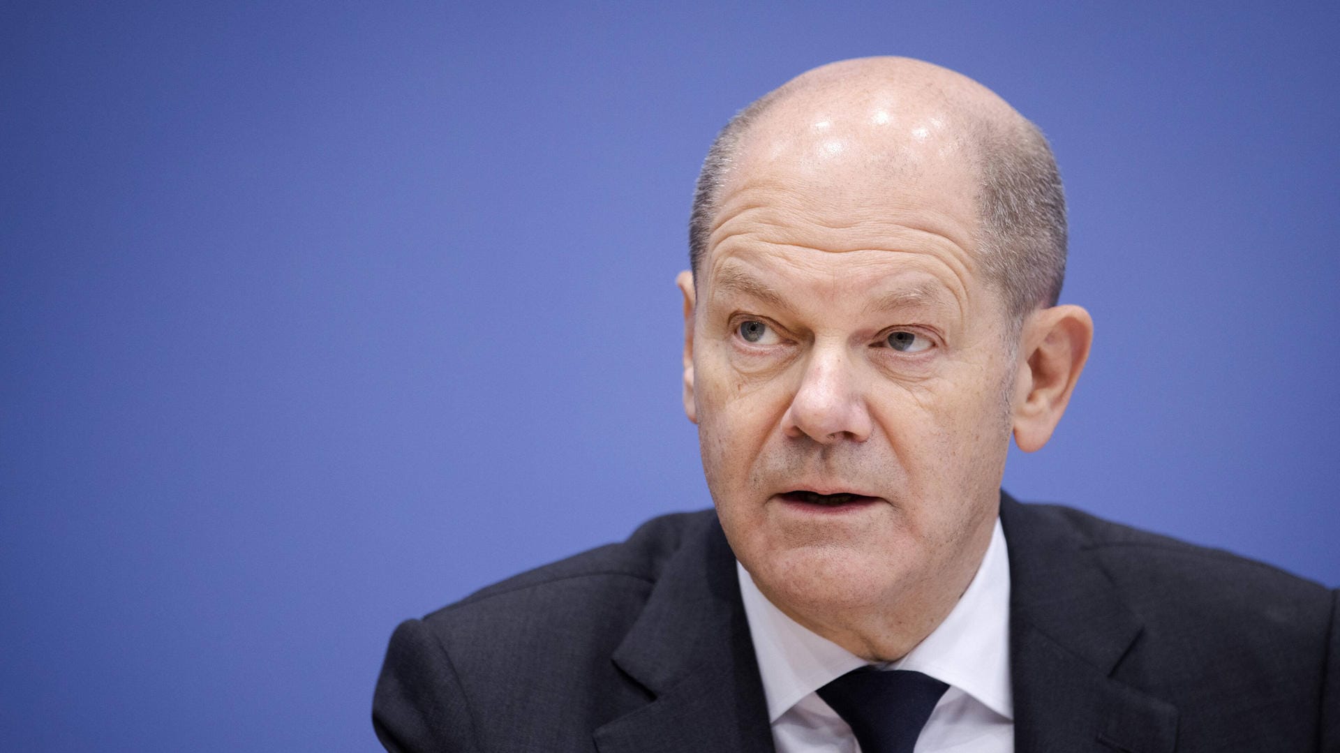 Olaf Scholz bei der Pressekonferenz zur Steuerschätzung (Archivbild): Der SPD-Politiker zeigt sich einer Impfpflicht-Diskussion gegenüber offen. Olaf Scholz bei der Pressekonferenz zur Steuerschätzung (Archivbild): Der SPD-Politiker zeigt sich einer Impfpflicht-Diskussion gegenüber offen.