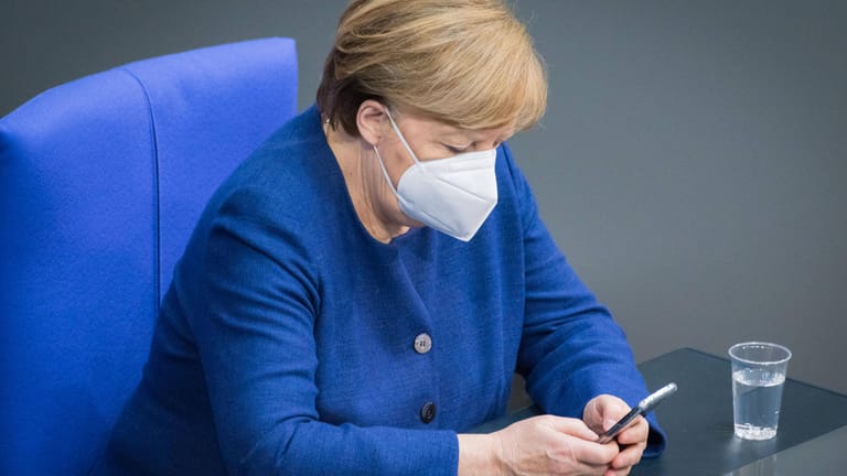 Angela Merkel: Die Kanzlerin wurde für ihr Telefonat mit dem belarussischen Machthaber Lukaschenko kritisiert.