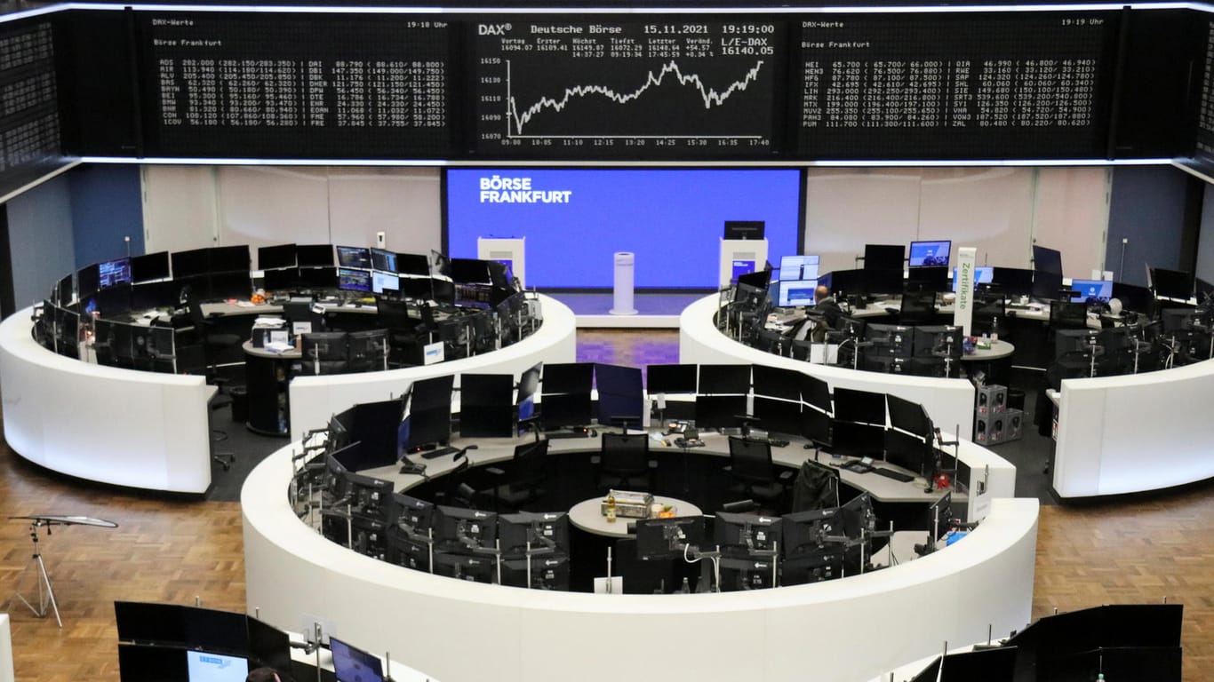 Das Frankfurter Börsenparkett (Archivbild): Investoren und Anleger sind in Kauflaune.