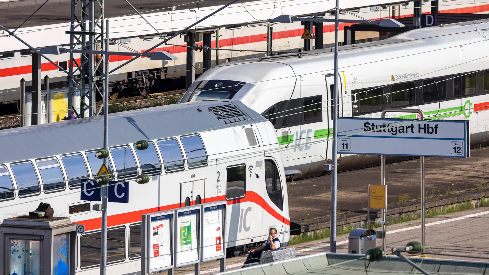 IC am Stuttgarter Hauptbahnhof (Archivbild): Der 31-Jährige soll sie verbal belästigt und genötigt haben. IC am Stuttgarter Hauptbahnhof (Archivbild): Der 31-Jährige soll sie verbal belästigt und genötigt haben.