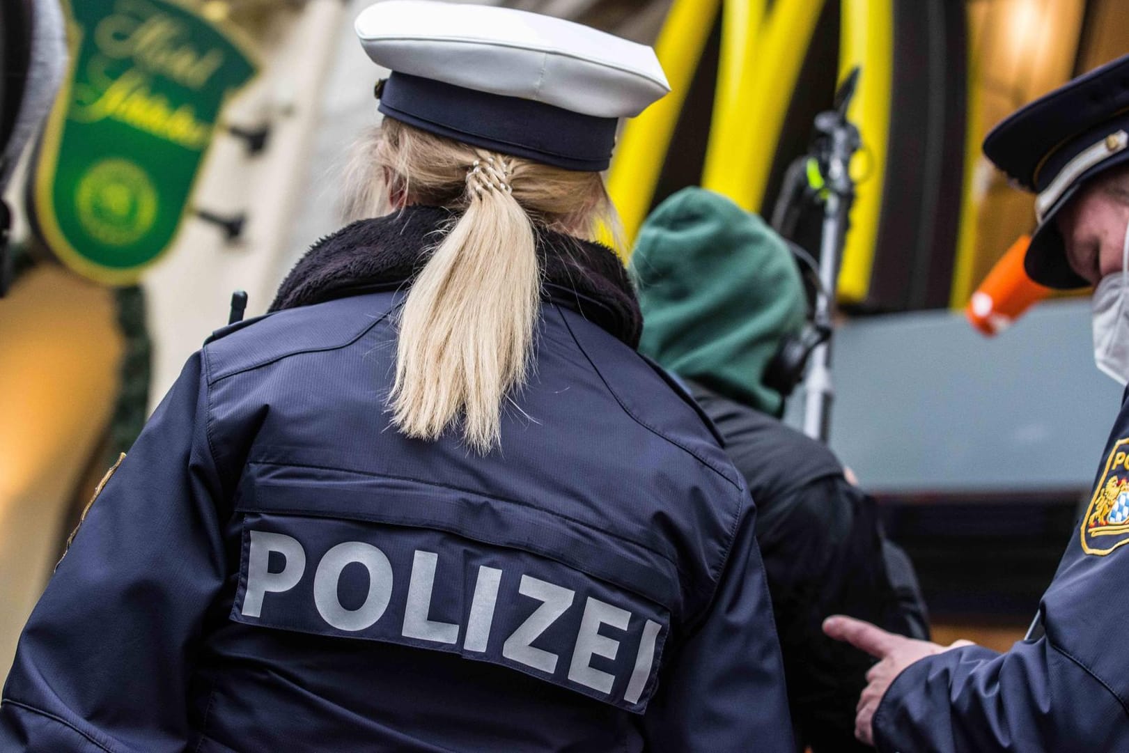 Corona-Kontrolle in München: Fünf Jahre Haft für Impfnachfälscher?