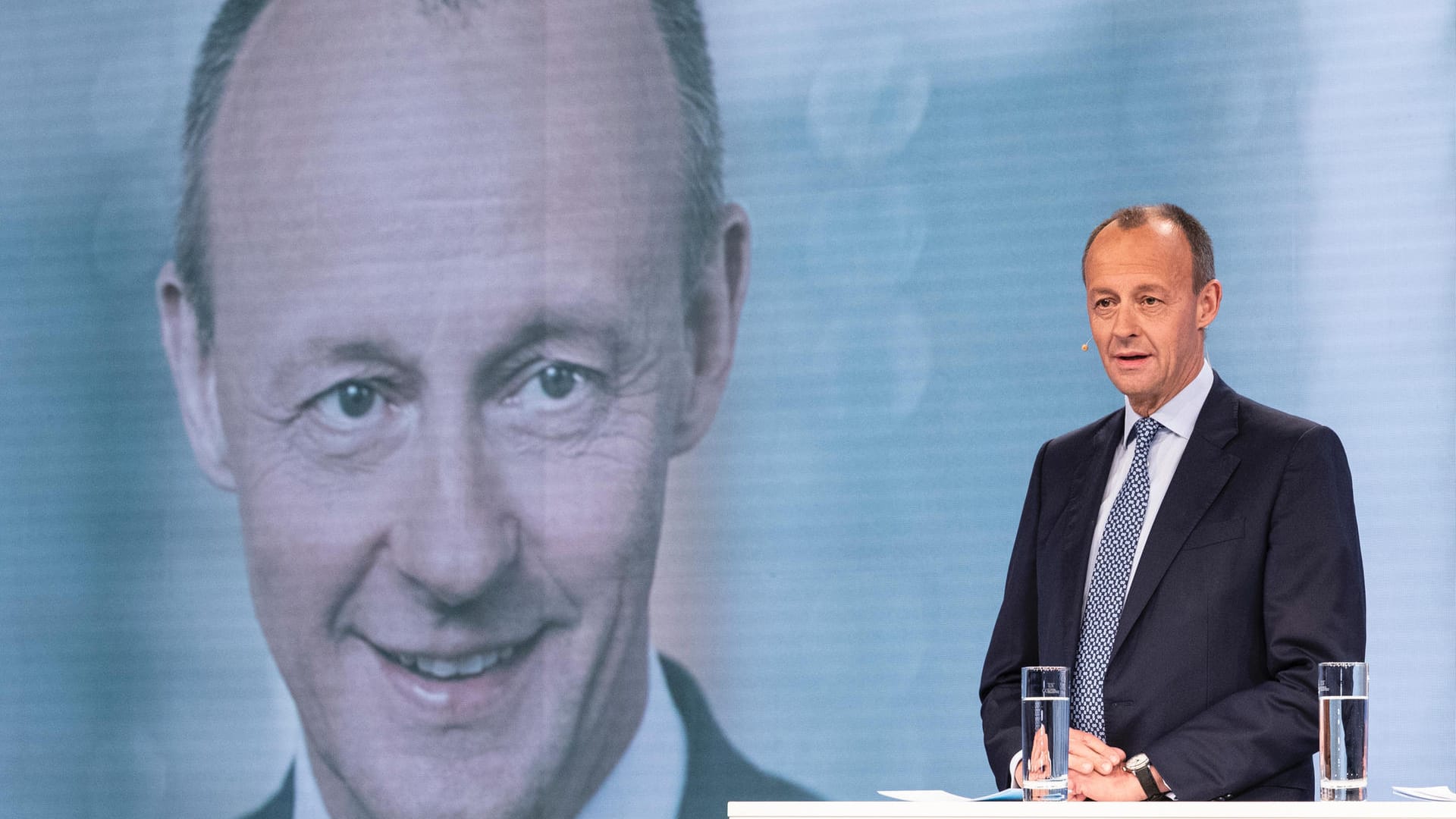 Friedrich Merz gab heute seine Pläne für eine Kandidatur um den CDU-Parteivorsitz bekannt.