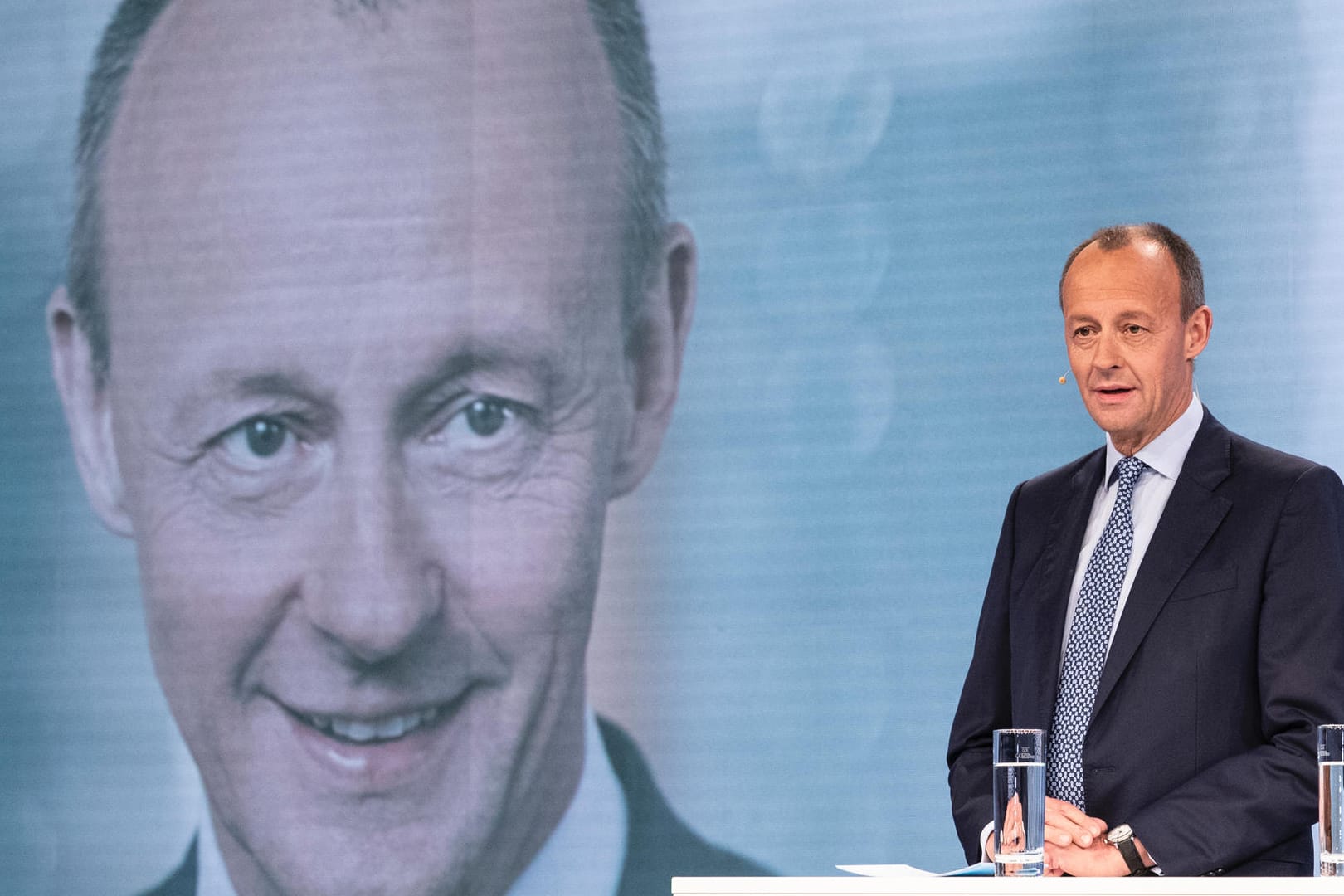 Friedrich Merz gab heute seine Pläne für eine Kandidatur um den CDU-Parteivorsitz bekannt.