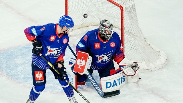 Zehnmal schlug der Puck im Adler-Tor gegen Frölunda ein.