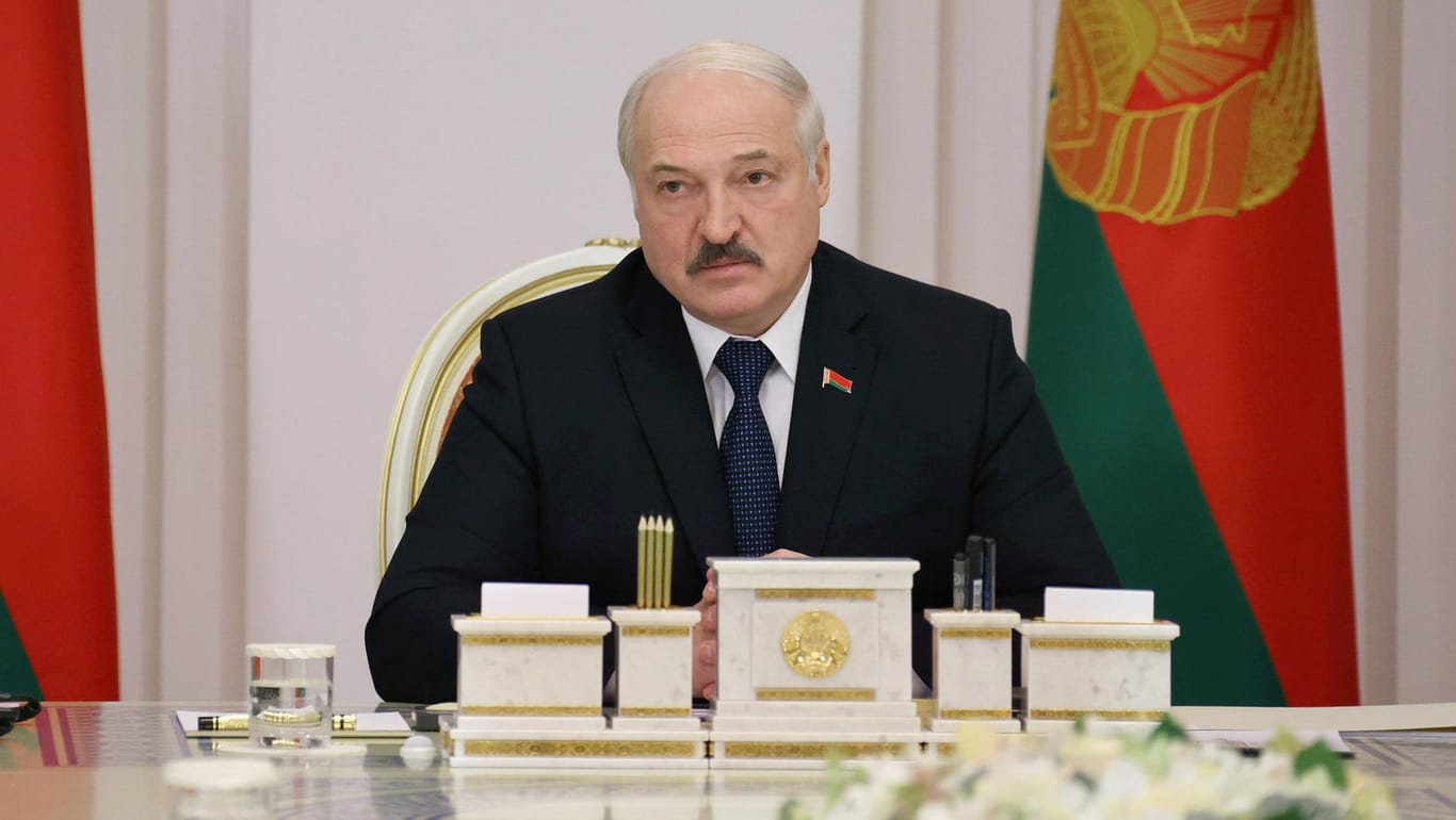 Alexander Lukaschenko: Der belarussische Machthaber erpresst die EU mit Migranten.