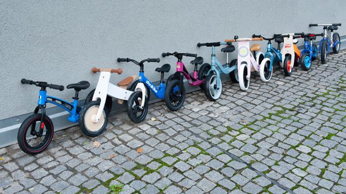 Laufräder sind gut geeignet, um Kinder schon frühzeitig an das Radfahren heranzuführen.