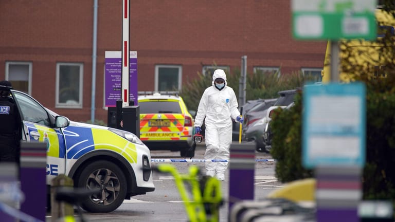Ermittler suchen nach Spuren: In Liverpool ist es vor wenigen Tagen zu einer Explosion vor einem Krankenhaus gekommen.