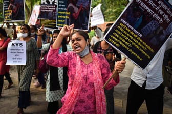 Demonstration gegen die Vergewaltigung von Frauen in Indien (Archivbild): In dem Land häufen sich die Fälle sexueller Gewalt gegen Frauen.