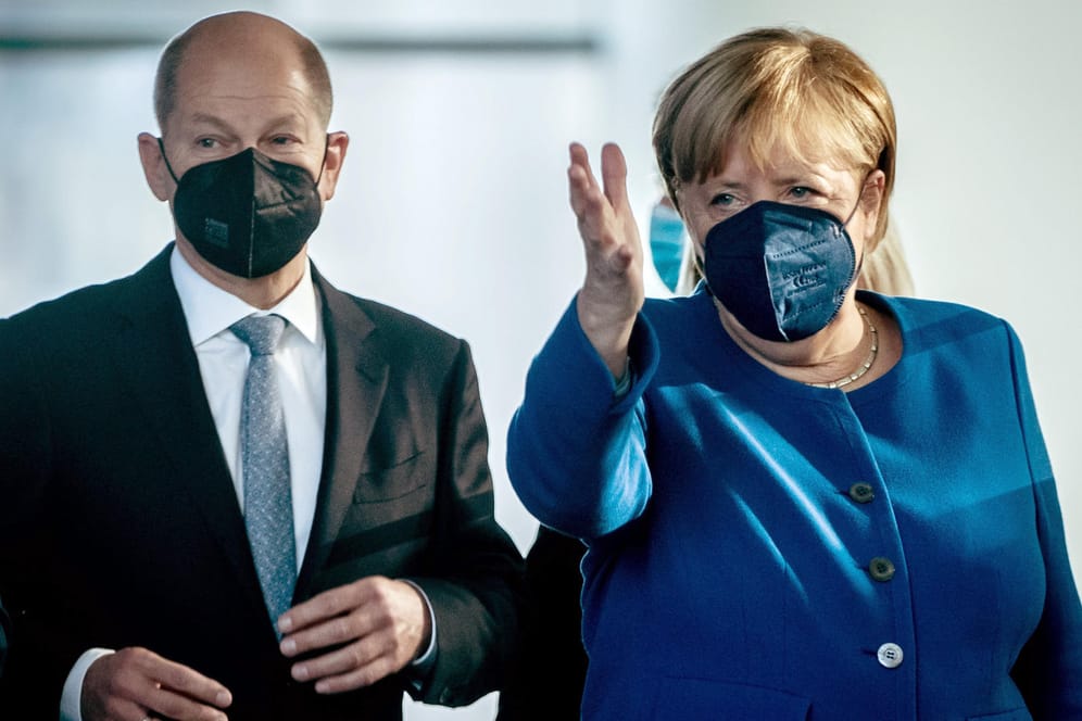 Olaf Scholz und Angela Merkel: Dass der SPD-Mann das Land besser als die Kanzlerin regieren wird, glauben nur Wenige. (Archivfoto)