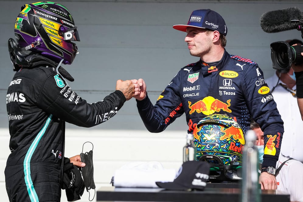 Titelverteidiger Hamilton (l.) und Topfavorit Verstappen: In den letzten drei Rennen der Saison fällt die Entscheidung.