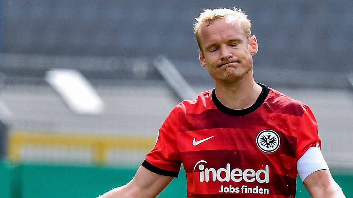 Sebastian Rode: Der Frankfurt-Profi hat immer wieder mit Knieproblemen zu kämpfen. Sebastian Rode: Der Frankfurt-Profi hat immer wieder mit Knieproblemen zu kämpfen.