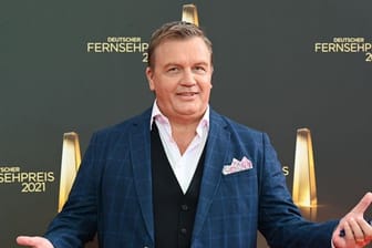 Hape Kerkeling, Entertainer, Bestsellerautor und Komiker, kommt zur Verleihung des Deutschen Fernsehpreises 2021.