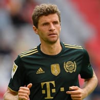 Thomas Müller: Der Offensivspieler ist seit 2009 bei den Bayern, war 2015 kurz vor einem Wechsel.