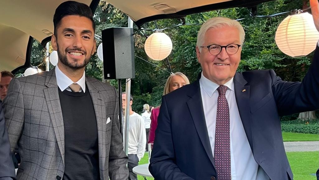 Amandeep Grewal und der Bundespräsident: Das Projekt Match4healthcare brachte dem ausgebildeten Arzt stellvertretend für das Team eine Einladung zu Frank-Walter Steinmeier ein. In den Krankenhäusern hat das Projekt offenbar weniger Aufmerksamkeit gefunden.