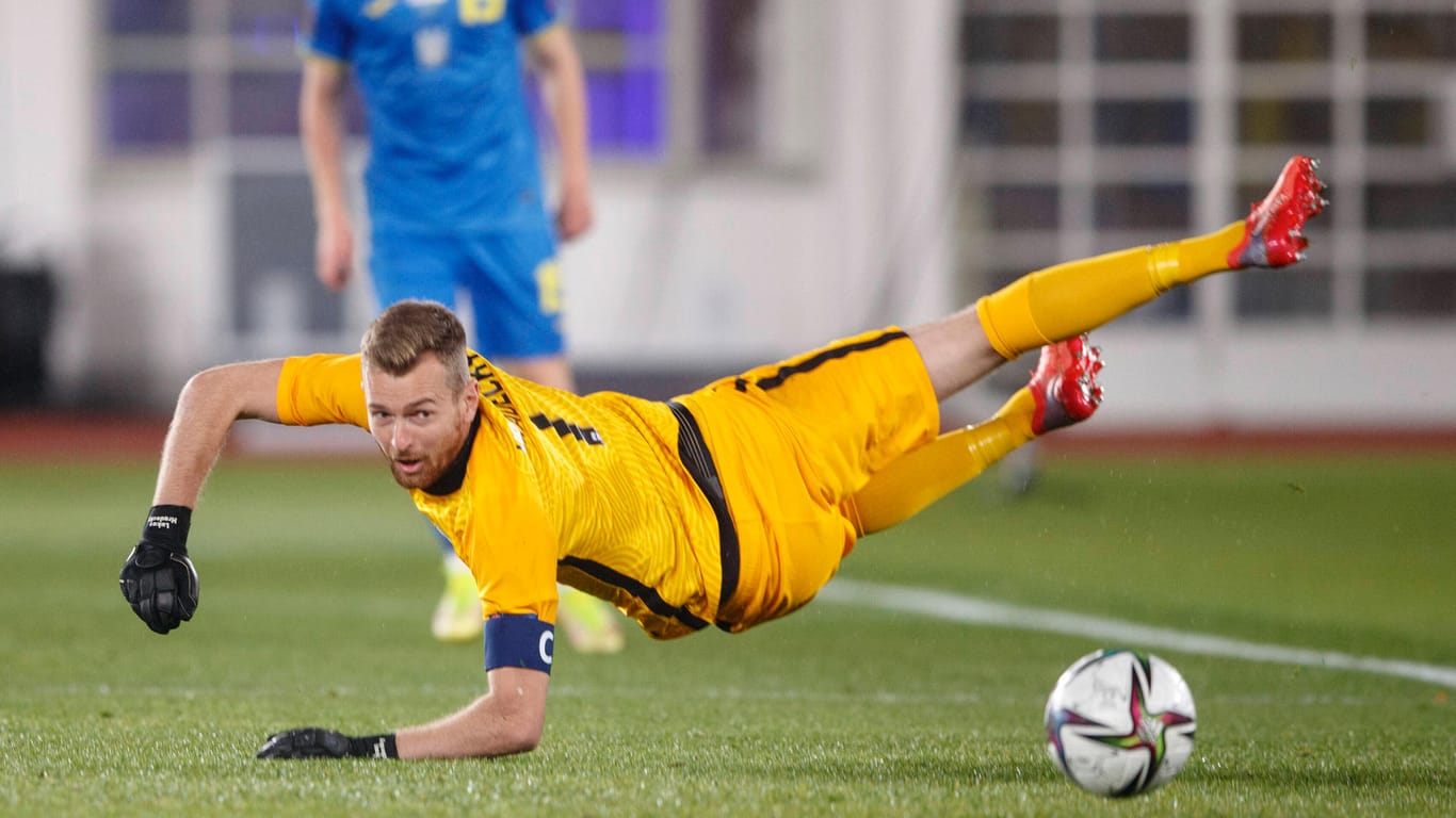 Hat sich mit Finnland nicht für die Weltmeisterschaft qualifiziert: Bayer-Keeper Lukas Hradecky.
