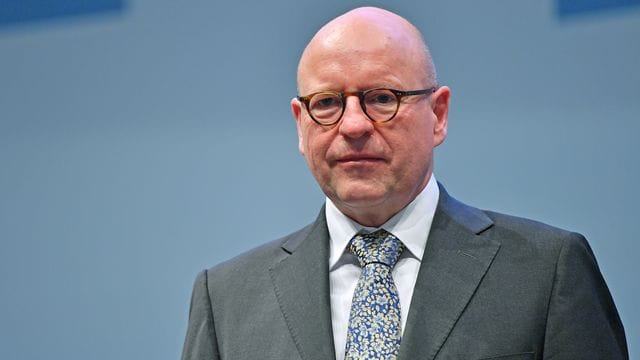 Oberbürgermeister Lewe