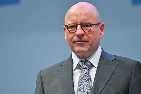 Oberbürgermeister Lewe