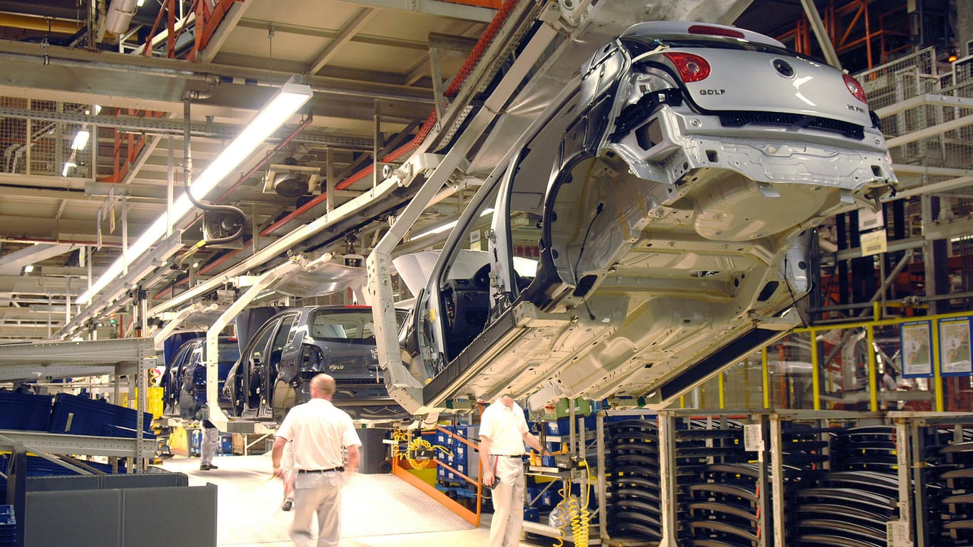 Autoproduktion: Volkswagen verzeichnet einen großen Absatzeinbruch.
