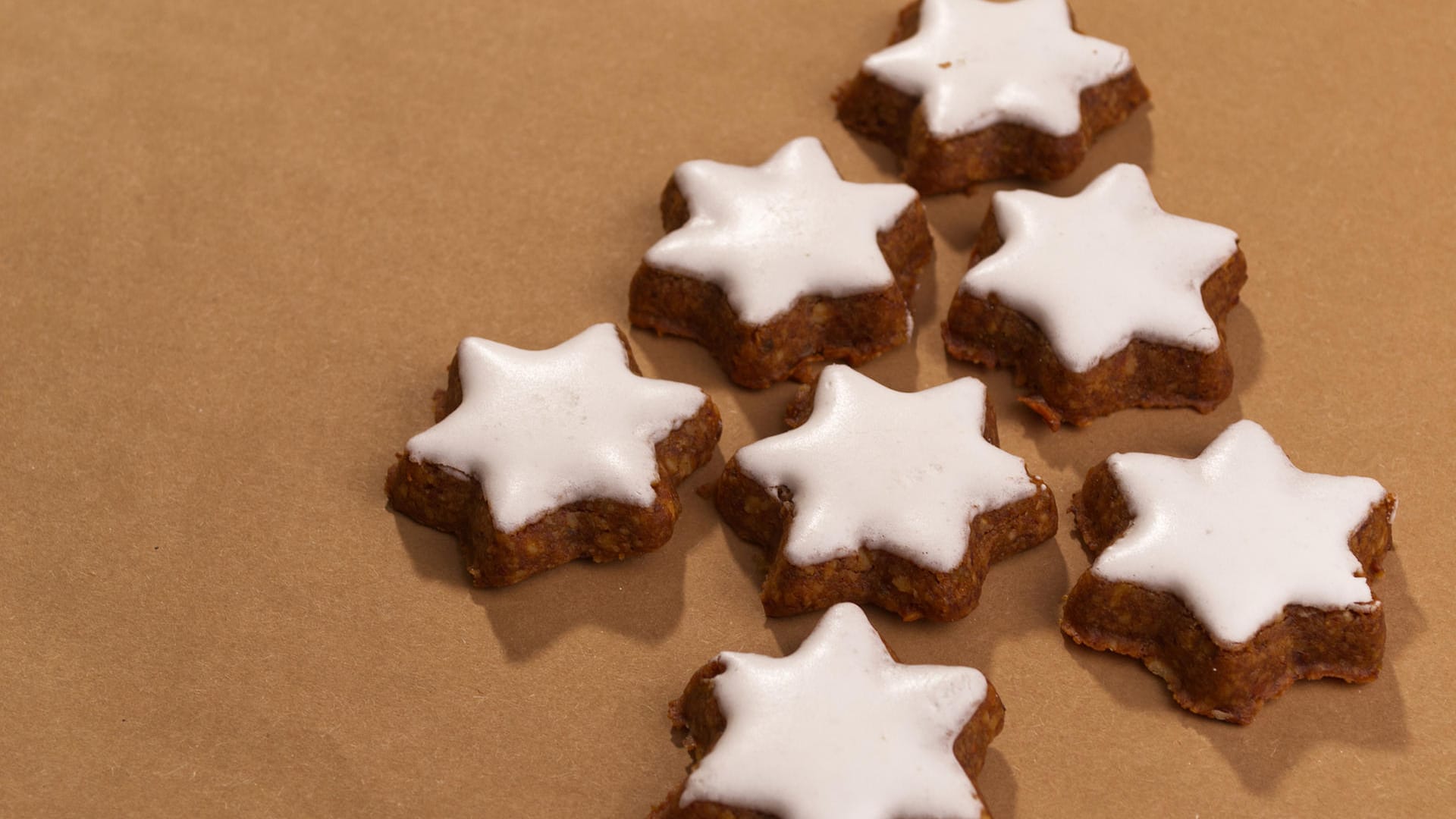 Zimtsterne: Sie gehören zu den Klassikern unter den Weihnachtsplätzchen.