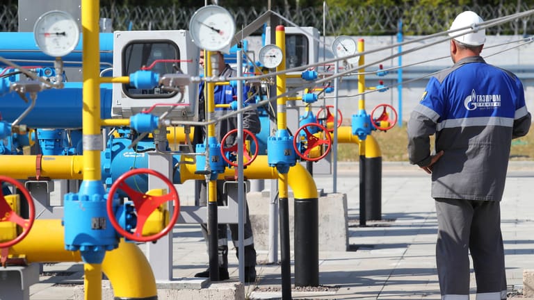 Gaskompressor am Startpunkt der Nord Stream 2 (Symbolbild): Noch kann durch die Pipeline kein Gas nach Deutschland befördert werden.