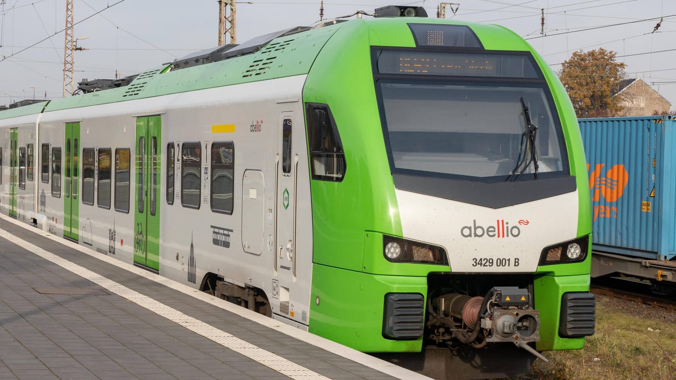 Regionalexpress von Abellio (Symbolbild): Die Tochter der holländischen Staatsbahn steht vor dem Aus in Nordrhein-Westfalen.