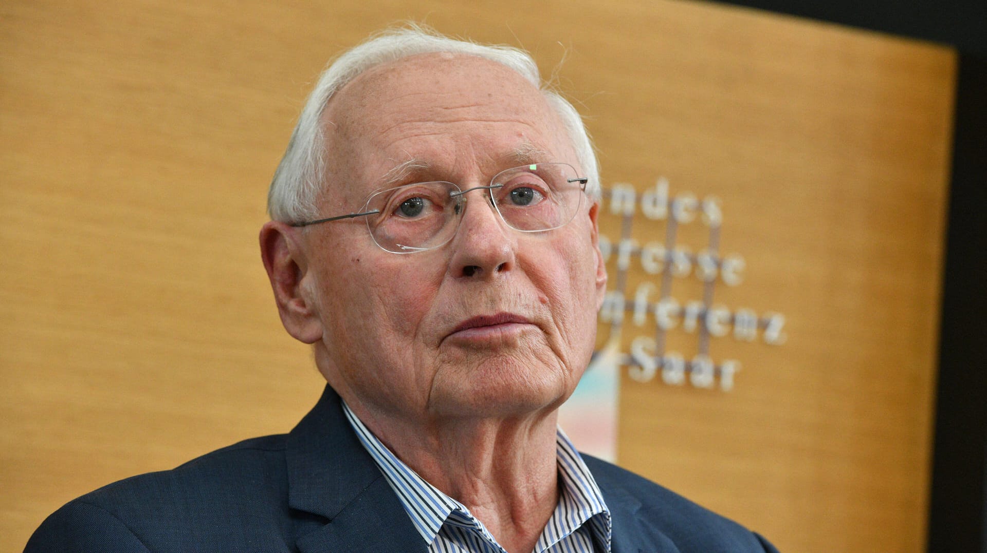 Oskar Lafontaine bei einer Pressekonferenz im Saarländischen Landtag (Archivbild): Er will seine Karriere beenden.